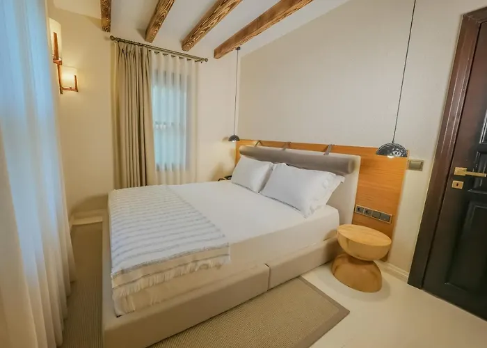 Nuup * Μαρμαρίς